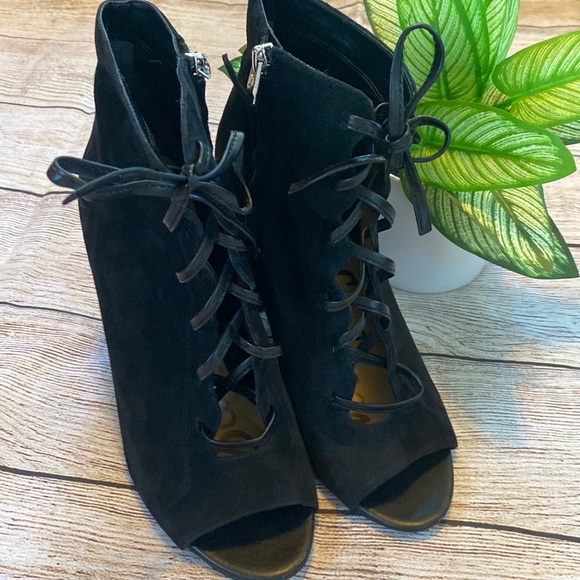 Sam Edelman Lace Up Suede Leather Ankle  Peep toe Yvie Bootie/Shootie - Picture 10 of 10
